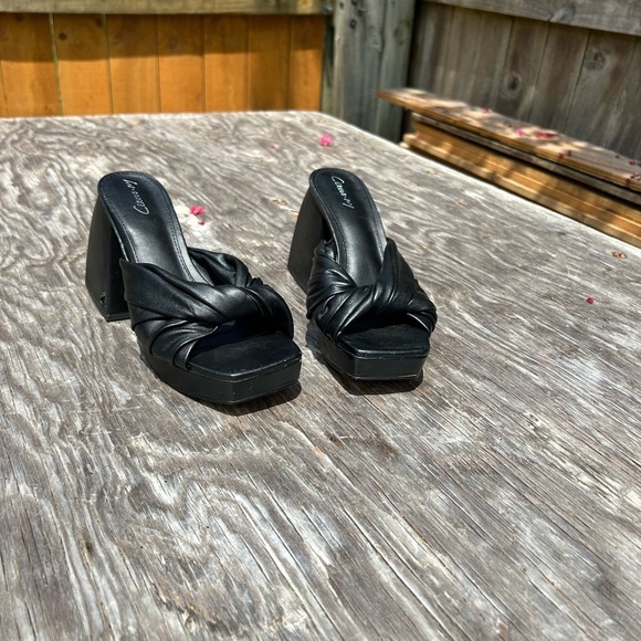 - Circus NY by Sam Edelman chunk platforms size 6.5‎ black Marianna main image 4